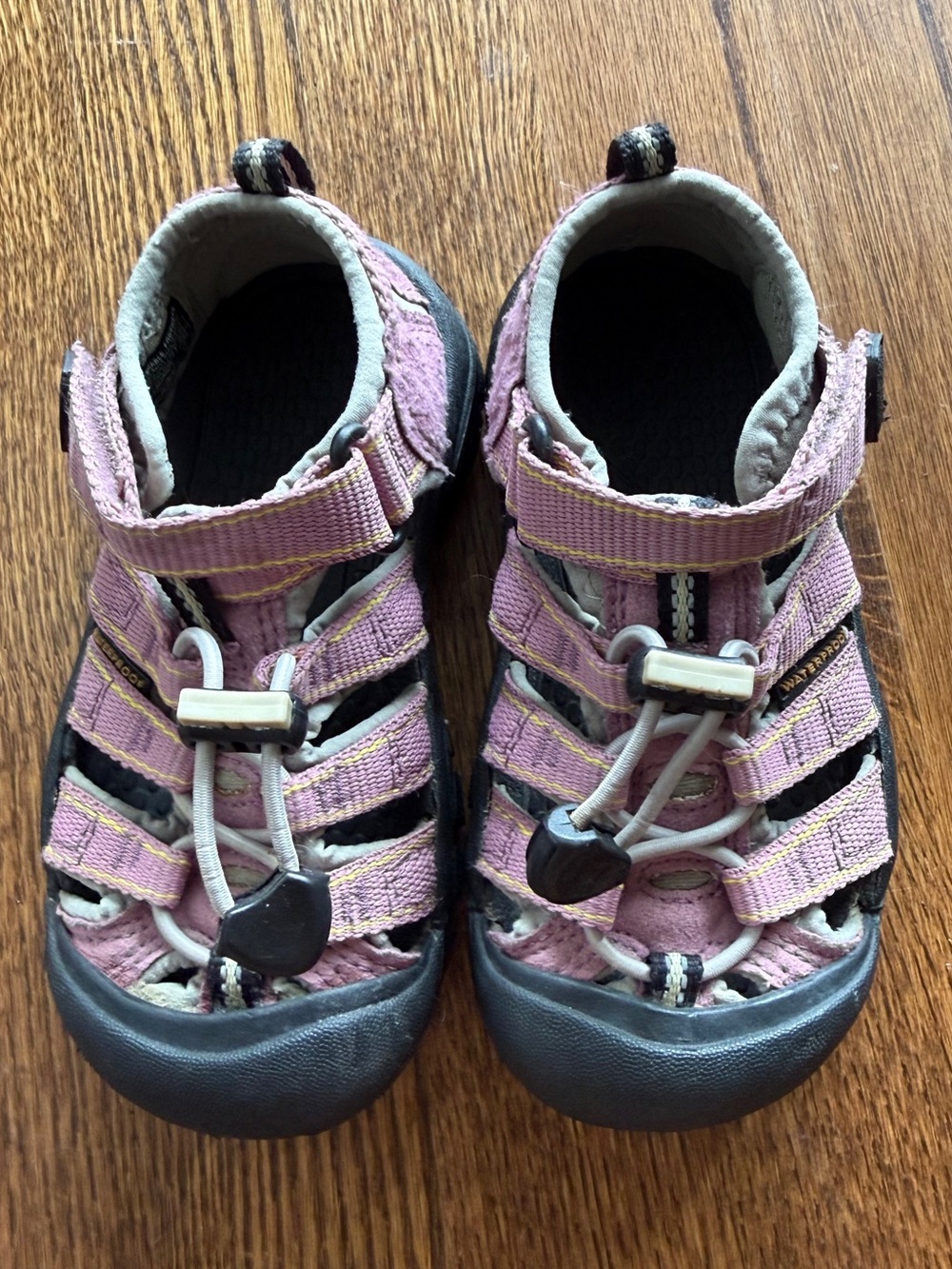 Keen Little Kids' Newport H2 Pink and Gray Closed-Toe Sandals